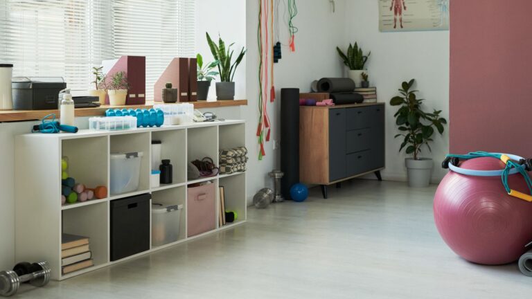 Smarta lösningar för aktivitetsrum i mindre bostäder – 7 idéer som sparar plats